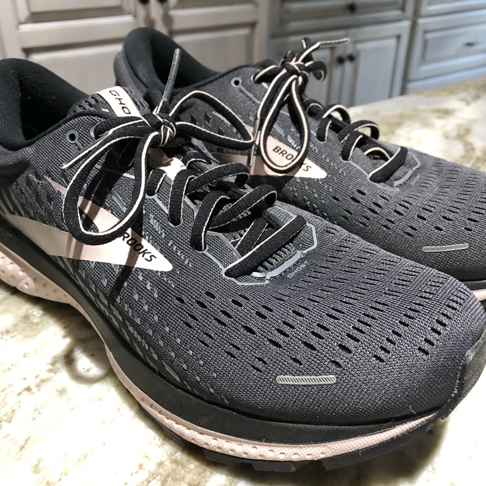 Brooks Ghost 13 running  shoes women’s 10 1/2